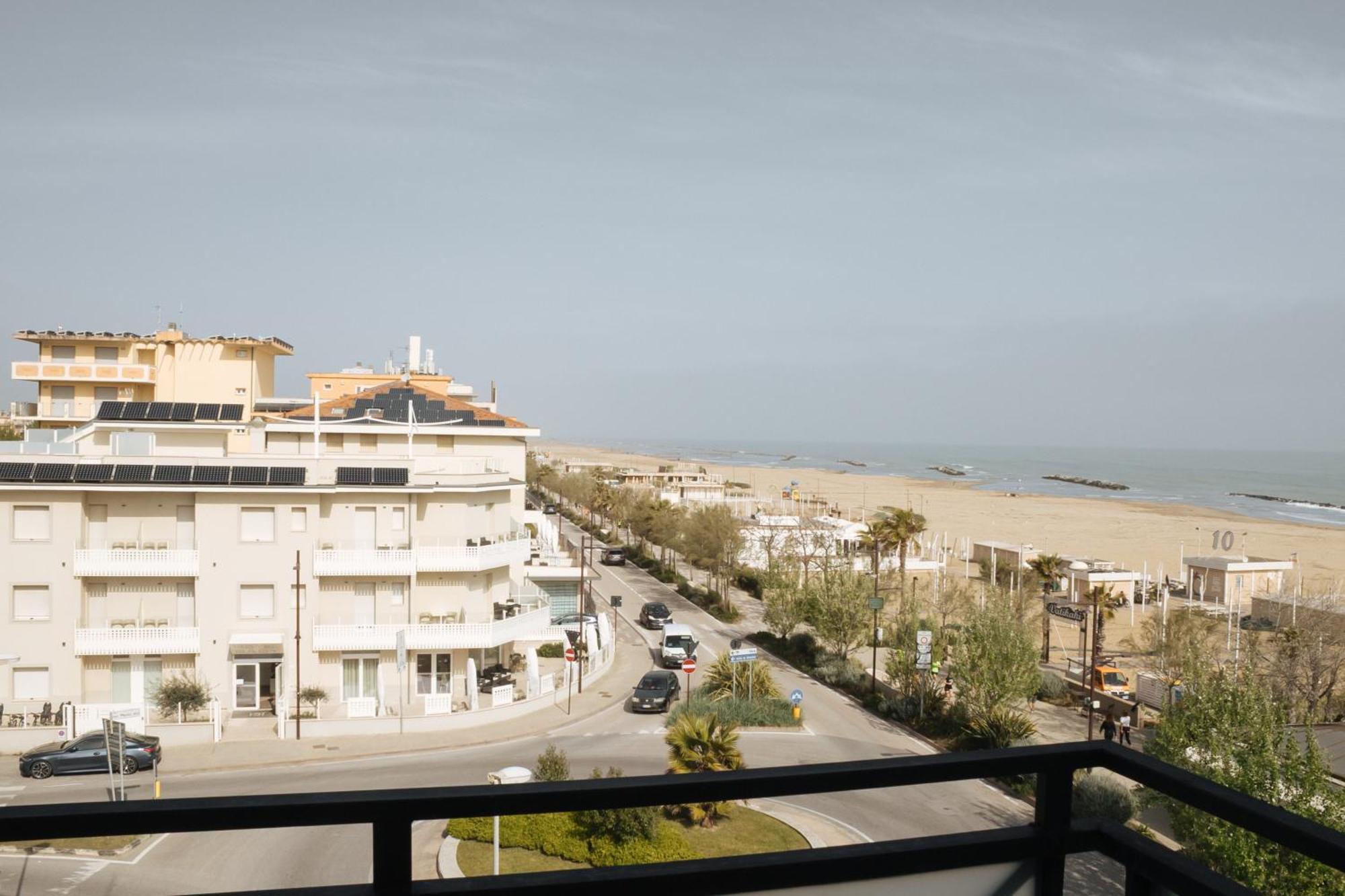 Gabbiano Apartments Rimini Exterior photo