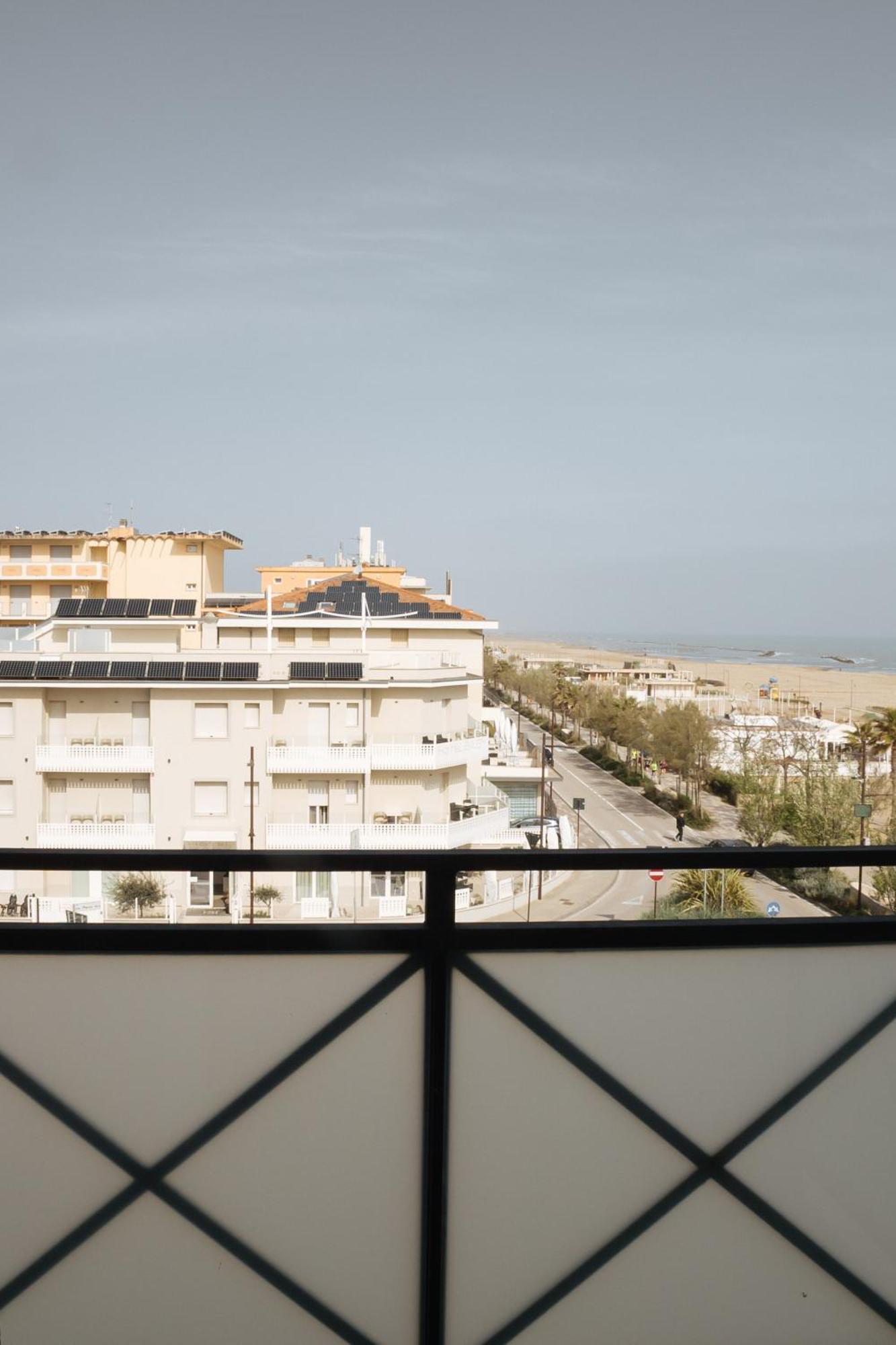 Gabbiano Apartments Rimini Exterior photo